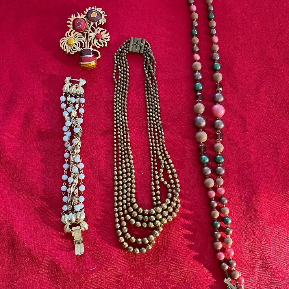 Elegant Gold and Multicolor Jewelry Set